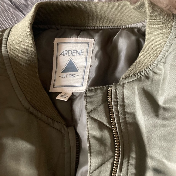 Cute army green coat - Picture 2 of 2